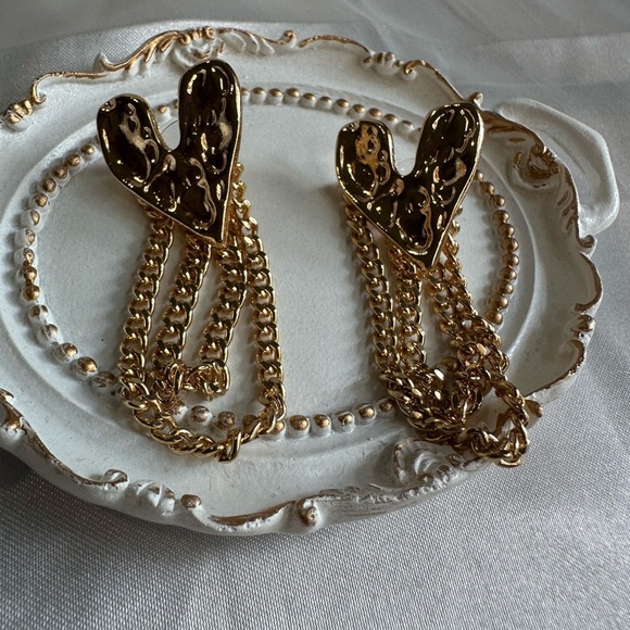 Zara Casually Gold Heart  Earrings - Picture 8 of 11